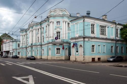Известные здания в москве. Дом-комод