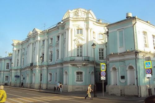 Известные здания в москве. Дом-комод