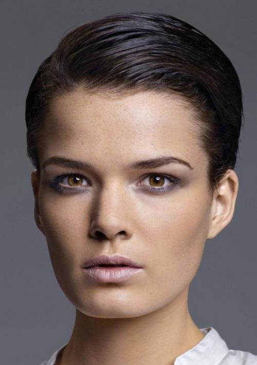 Как красиво уложить волосы короткие. Красивые укладки в домашних условиях