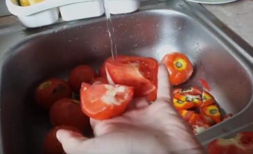 Кетчуп своими руками из помидоров на зиму. Домашний кетчуп из помидоров на зиму, пальчики оближешь!