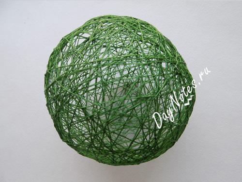 Как быстро высушить шар из ниток. Шар паутинка своими руками + секрет успеха