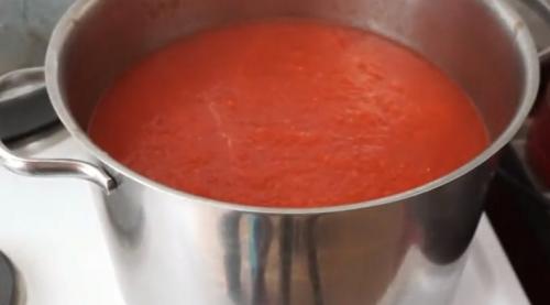 Кетчуп своими руками из помидоров на зиму. Домашний кетчуп из помидоров на зиму, пальчики оближешь!