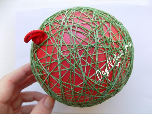 Как быстро высушить шар из ниток. Шар паутинка своими руками + секрет успеха