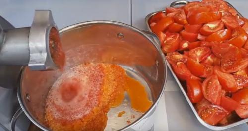 Кетчуп своими руками из помидоров рецепт. Кетчуп из помидоров Пальчики оближешь на зиму (рецепты в домашних условиях)