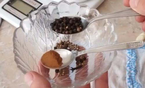 Кетчуп своими руками из помидоров на зиму. Домашний кетчуп из помидоров на зиму, пальчики оближешь!