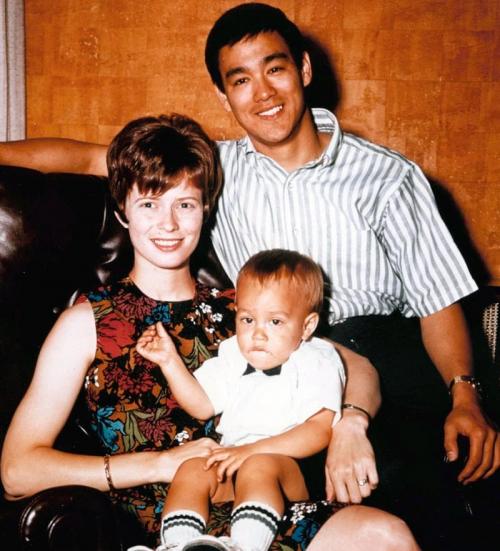 Всё о Брюс Ли. Брюс Ли