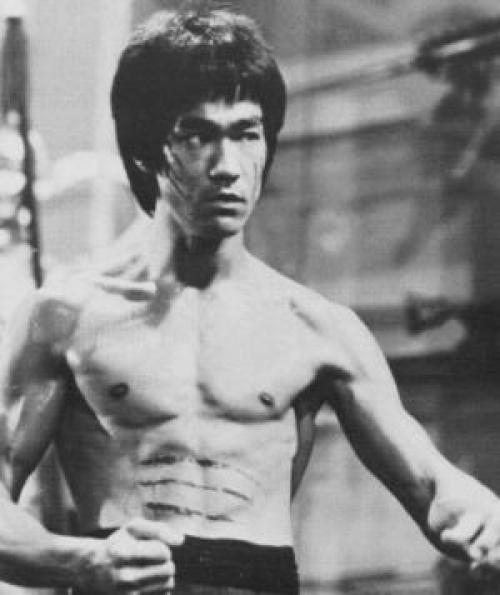 Трюки Брюса Ли. Необычные трюки Брюса Ли 01