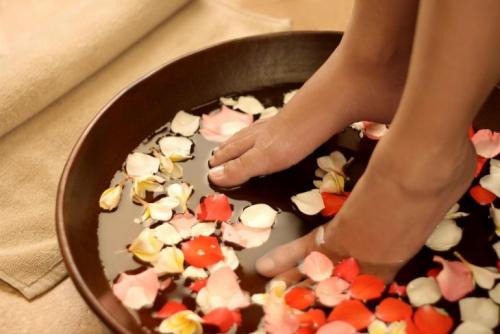 Уход за ногами и руками. Уход за ногами в домашних условиях — простые и практичные советы + 52 фото