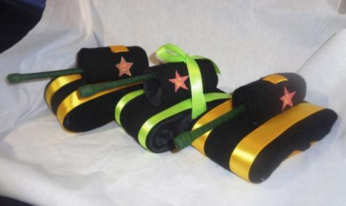 Оригинальные поделки своими руками из подручных материалов. Поделки из подручных материалов своими руками — выбор инструментов и материалов. Пошаговое описание, как изготовить игрушки и украшения (105 фото и видео)