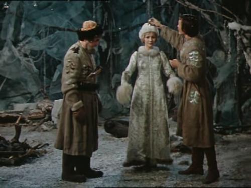 У вас товарищ большаков не так уж много маршаков. Не сказочная история сказки Двенадцать месяцев