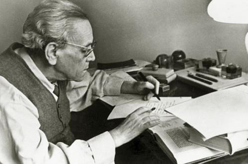 Сколько языков знал маршак. «Сочинять стихи я начал еще до того, как научился писать»