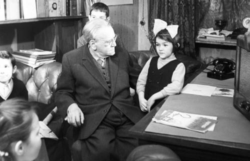 Сколько языков знал маршак. «Сочинять стихи я начал еще до того, как научился писать»