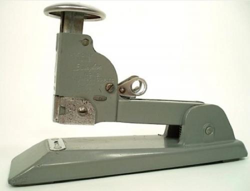 Зачем на степлере 2 режима. А вы знаете секретную функцию обычного степлера?