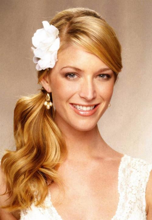 Укладка длинных волос дома. Укладка длинных волос в домашних условиях: необходимые инструменты