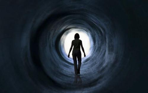 Жизни после смерти нет. «Там нет ничего»: Американский физик уверен, что жизни после смерти не существует 01