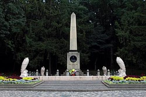 Мартынов лермонтов причина дуэли. Дуэль Лермонтова: причины 05 Мартынов лермонтов причина дуэли. Дуэль Лермонтова: причины 05