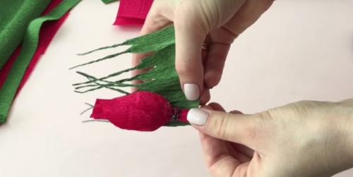 Как сделать букет из конфет в корзине. Как делать букет