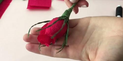 Как сделать букет из конфет в корзине. Как делать букет