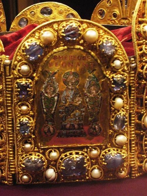 Самая большая Корона. Знаменитые короны мира