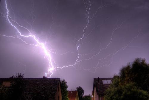 Какая молния бывает самая опасная. Основные разновидности молний (14 фото)