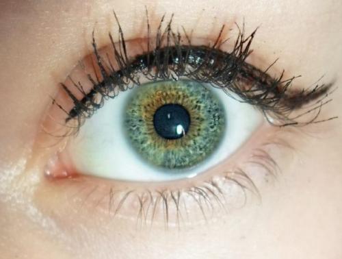 Самый необычный цвет глаз. Самые редкие цвета глаз у человека: 10 удивительных фото