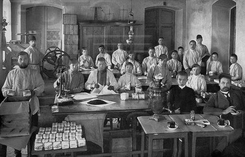 Нищие и богатые в российской империи. Как жили богатые и бедные люди в дореволюционной России