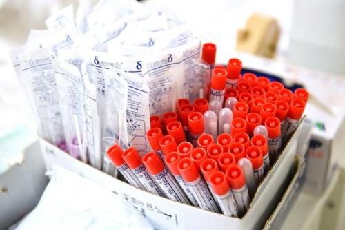 Медики сообщили сроки появления вакцины от коронавируса