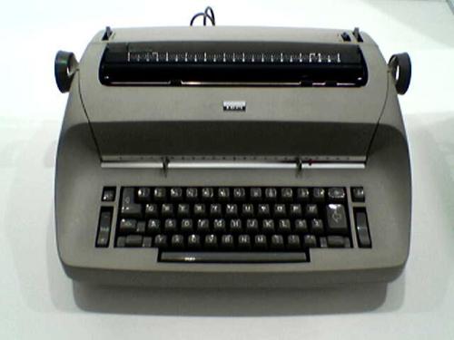 Печатная машинка с шаровой головкой. Клац-клац-клац, вжжик. Пишущая (печатная) машинка.