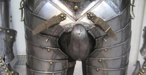 Вонючие рыцари. Как справляли нужду рыцари в доспехах? (4 фото)