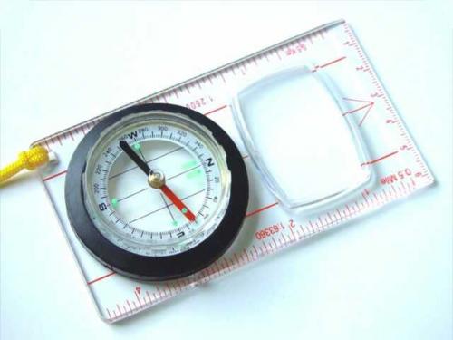 Как пользоваться компасом красная стрелка. Как пользоваться компасом в лесу без карты описание в простых словах