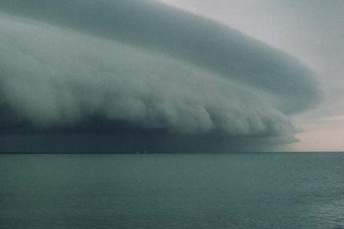 Как спастись от тайфуна. Как пережить тропический циклон, тайфун, ураган