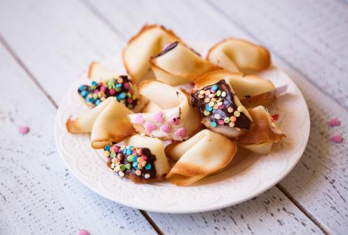 Девушка новый год. ТОП-100 оригинальных подарков на новый год 2021 для девушки