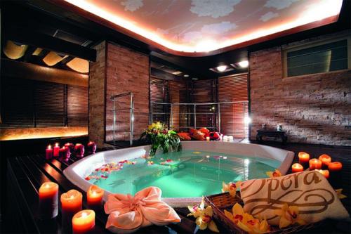 Девушка новый год. ТОП-100 оригинальных подарков на новый год 2021 для девушки