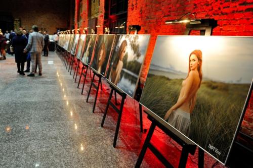 Авантел календарь 2019. Горячие странички: заглядываем в календари с обнажёнными девушками от новосибирских компаний 17