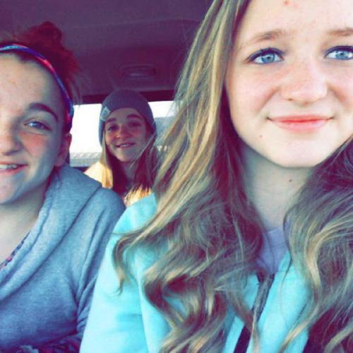 Сиамские близнецы тройняшки. Тройняшки: история сиамских близнецов и их сестрички спустя 14 лет