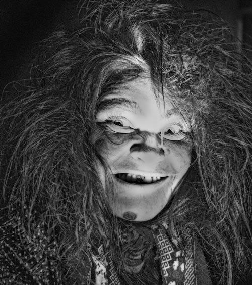 Ведьму жгут на костре картинки. Вот такое христианство в Центрально-Африканской Республике - ведьм жгут на кострах 03