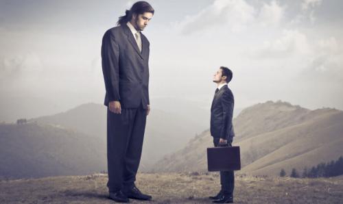 Рост не помешал стать самой могущественной.. Ученые утверждают, что высокие мужчины богаче и успешнее.