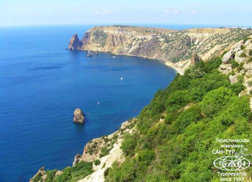 Какие из этих природных чудес являются самыми популярными среди туристов. 10 самых популярных туристических мест в России