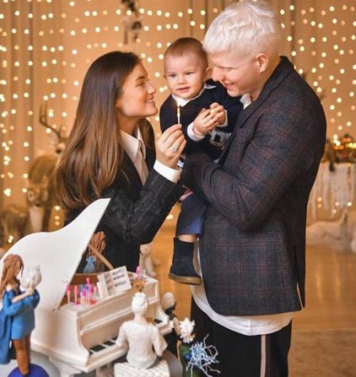 Бера иванишвили инстаграм. На кого похож годовалый сын единственного в мире музыканта-альбиноса, сына грузинского миллиардера