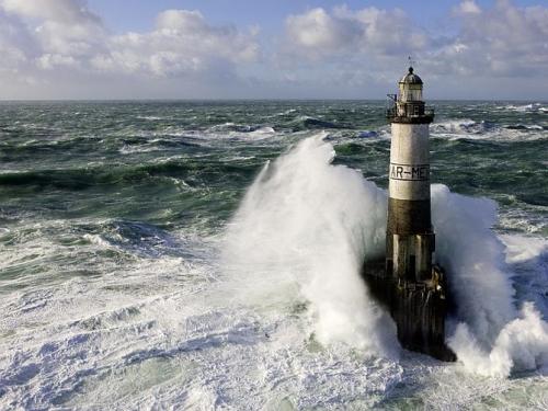 Самые известные маяки в мире. ТОП-5 самых уникальных и знаменитых маяков в мире 01 Самые известные маяки в мире. ТОП-5 самых уникальных и знаменитых маяков в мире 01