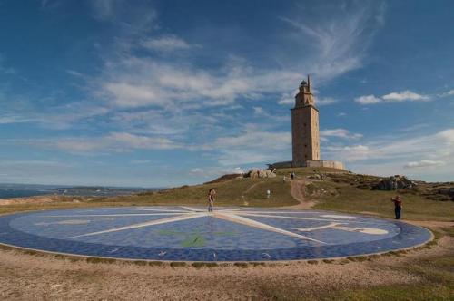 Самые старые маяки мира. Старейший маяк мира находится в Испании… (10 фото)