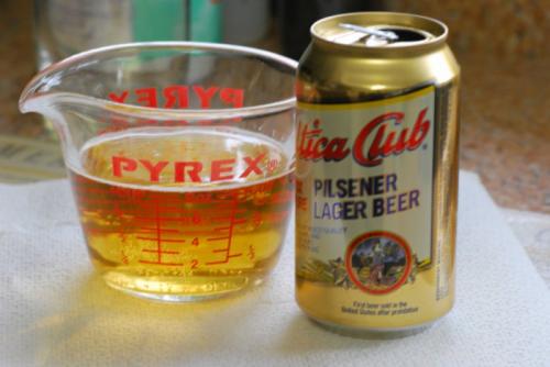 Пиво и красота: как девушки превращают пиво в стильный аксессуар 04