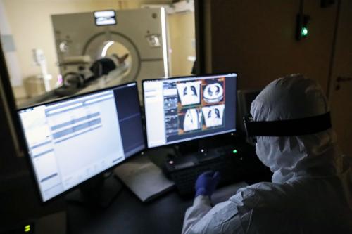 Какой процент населения может умереть от COVID-19 в России. Непонятные разночтения