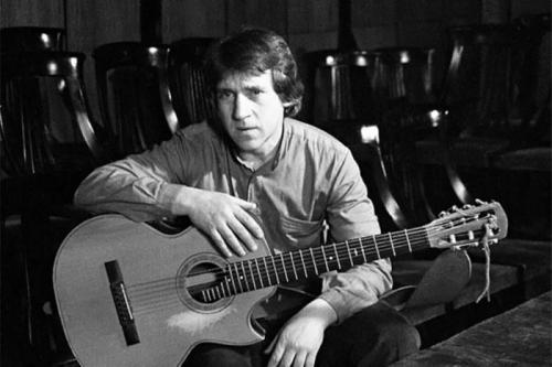 Как Аркадий Высоцкий смог сохранить память о своем отце и его творчестве. Семейная история