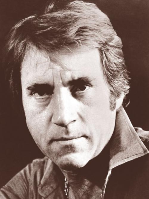 Как Аркадий Высоцкий смог сохранить память о своем отце и его творчестве. Семейная история