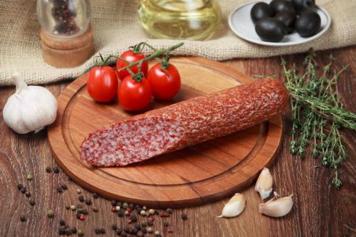 Секреты правильного резания колбасы: почему под углом 05