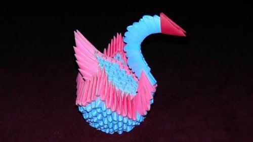 Какие варианты украшений можно использовать для лебедя из бумаги. Как сделать лебедя из бумаги в технике модульного оригами: простые схемы и чертежи с подробным описанием, как сложить лебедя