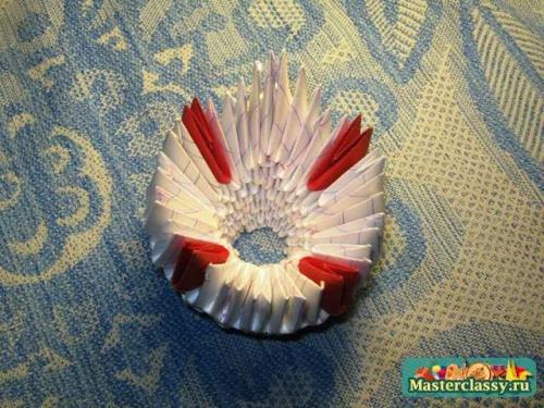 Создание двойной лебеди с модульным оригами: простые инструкции 08