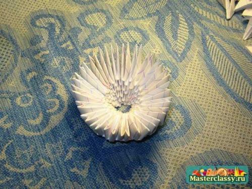 Создание двойной лебеди с модульным оригами: простые инструкции 06