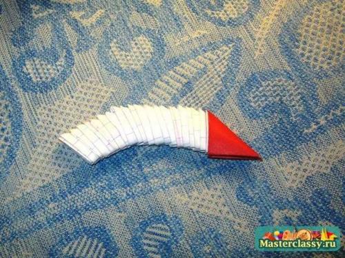 Создание гигантского лебедя с помощью модульного оригами 09